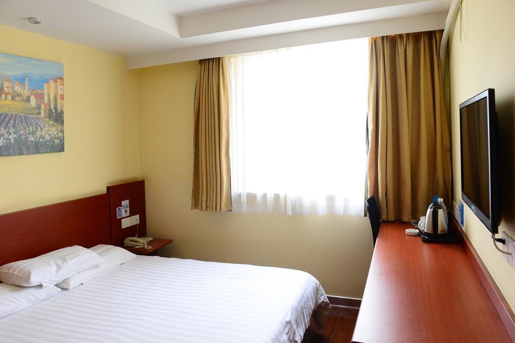Hanting Express Shanghai Middle Sichuan Road Екстер'єр фото
