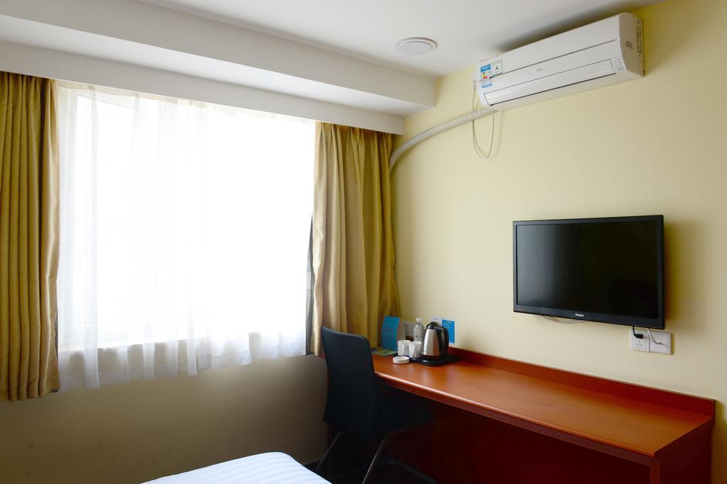 Hanting Express Shanghai Middle Sichuan Road Екстер'єр фото