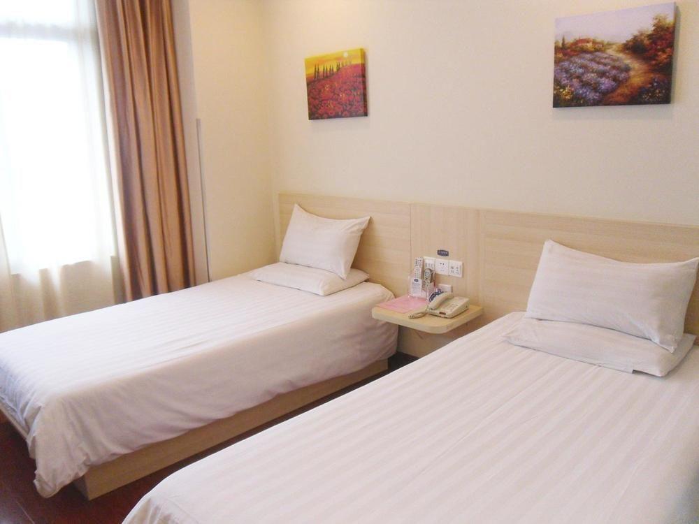Hanting Express Shanghai Middle Sichuan Road Екстер'єр фото