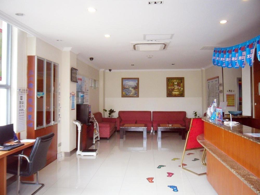 Hanting Express Shanghai Middle Sichuan Road Екстер'єр фото