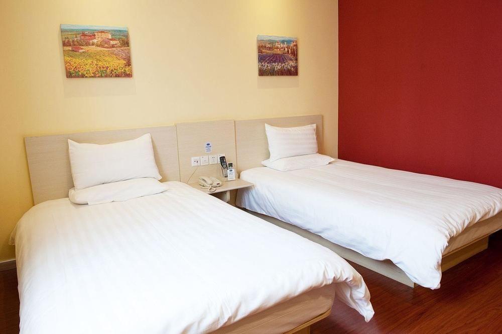 Hanting Express Shanghai Middle Sichuan Road Екстер'єр фото
