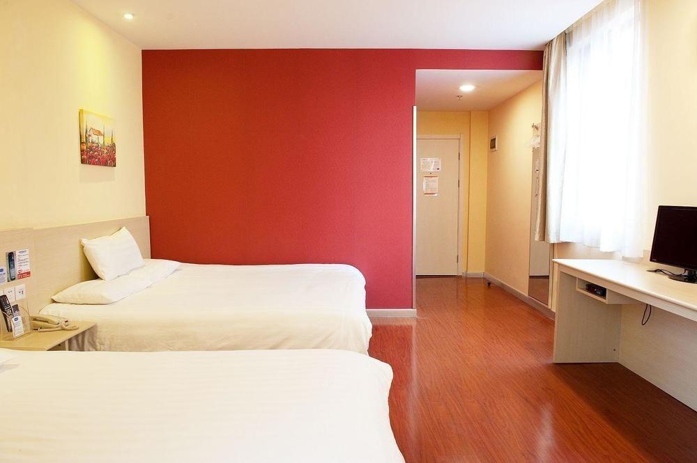 Hanting Express Shanghai Middle Sichuan Road Екстер'єр фото