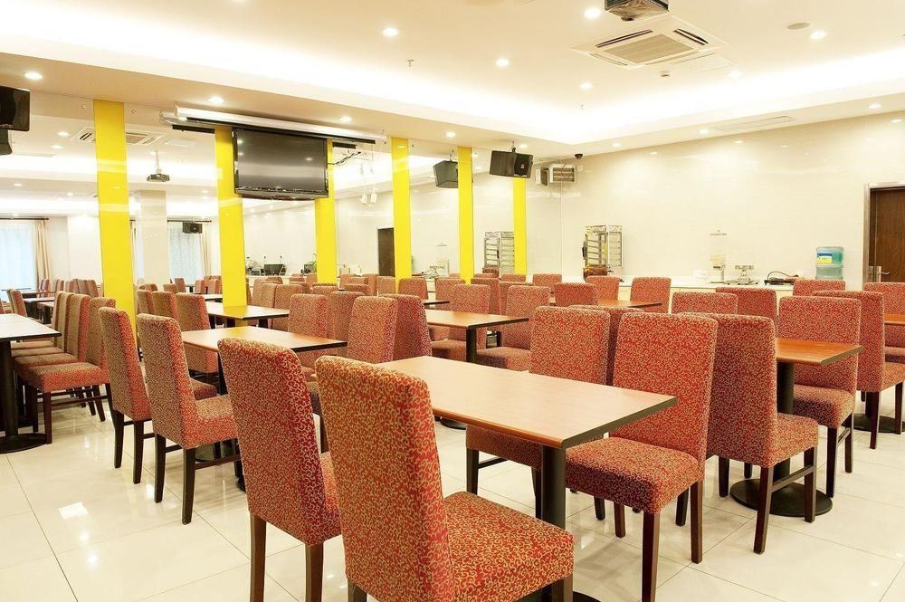 Hanting Express Shanghai Middle Sichuan Road Екстер'єр фото