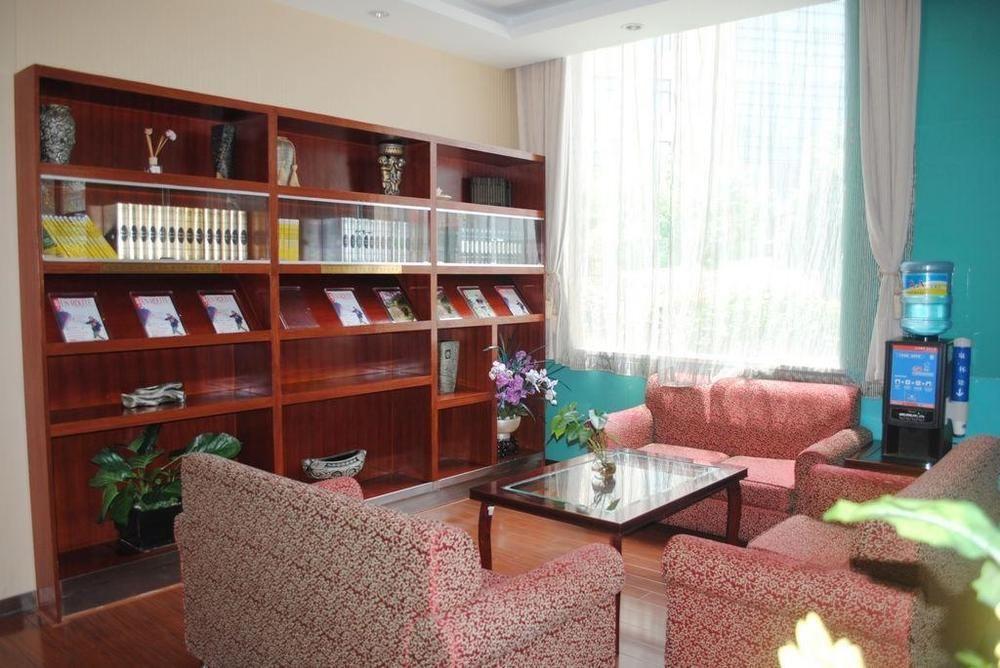 Hanting Express Shanghai Middle Sichuan Road Екстер'єр фото