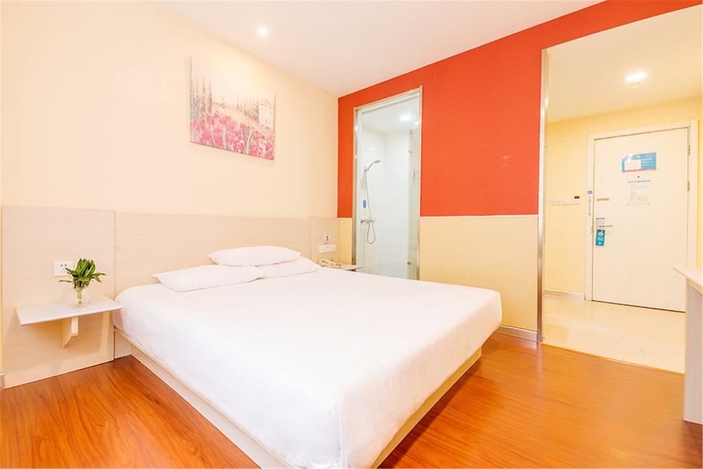 Hanting Express Shanghai Middle Sichuan Road Екстер'єр фото