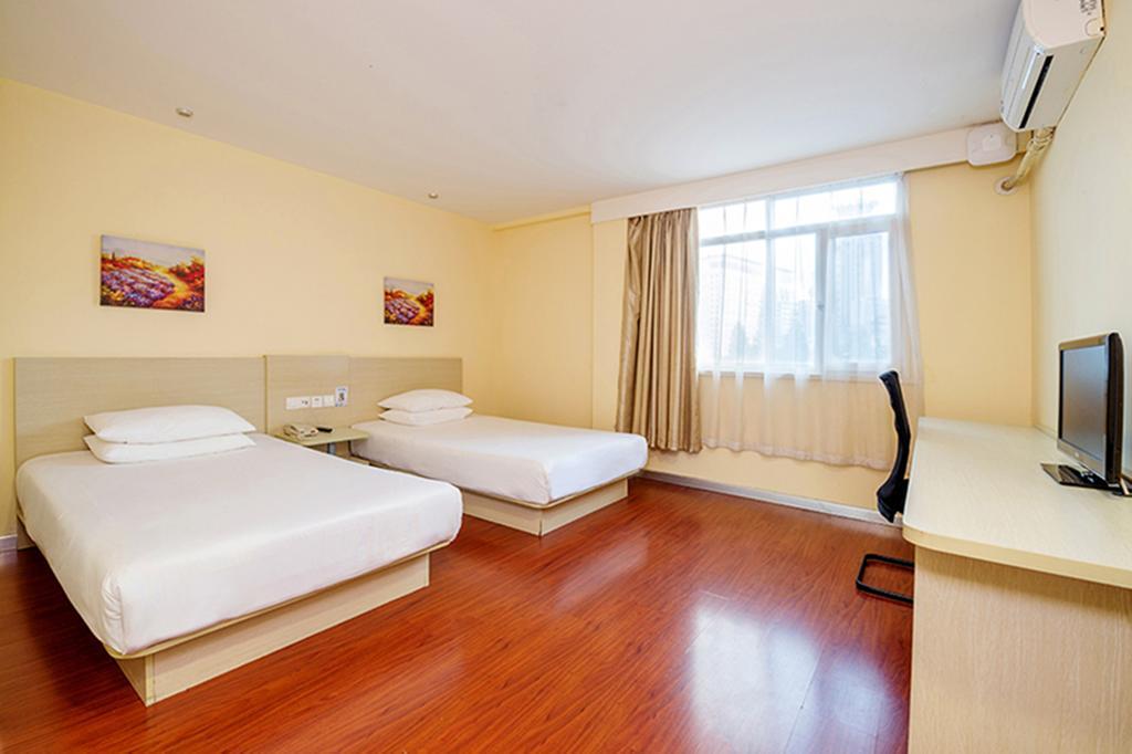 Hanting Express Shanghai Middle Sichuan Road Екстер'єр фото