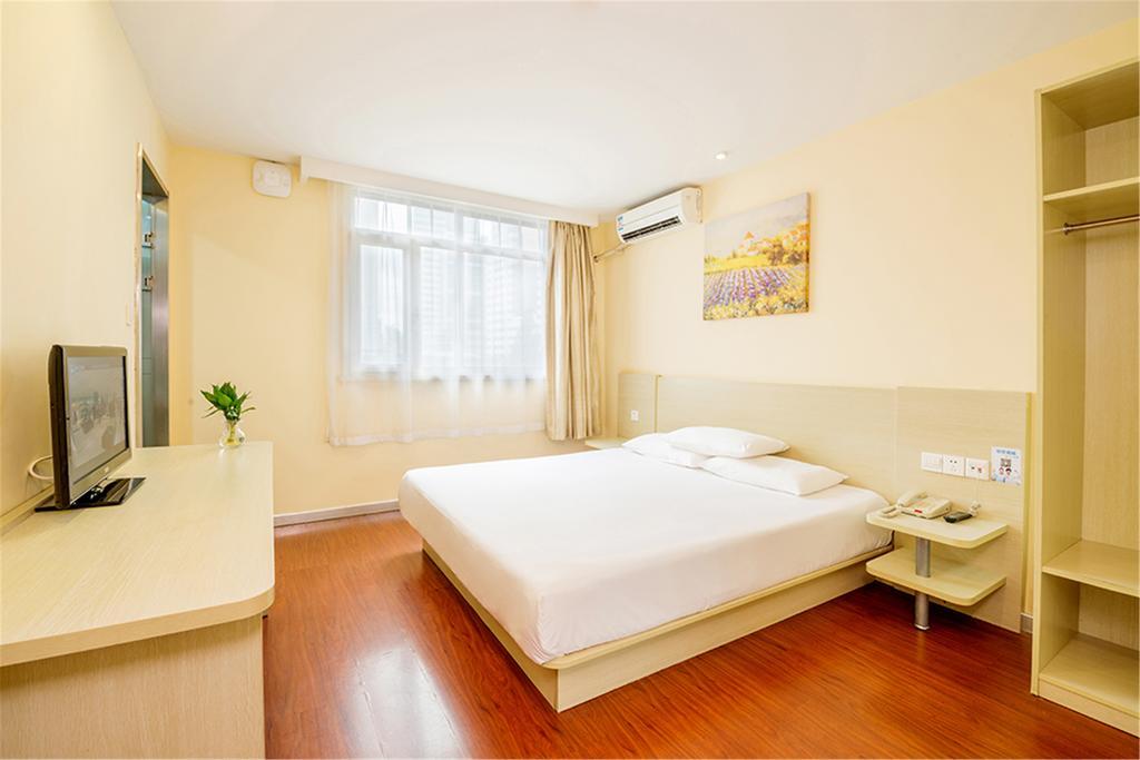 Hanting Express Shanghai Middle Sichuan Road Екстер'єр фото