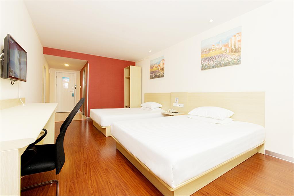 Hanting Express Shanghai Middle Sichuan Road Екстер'єр фото