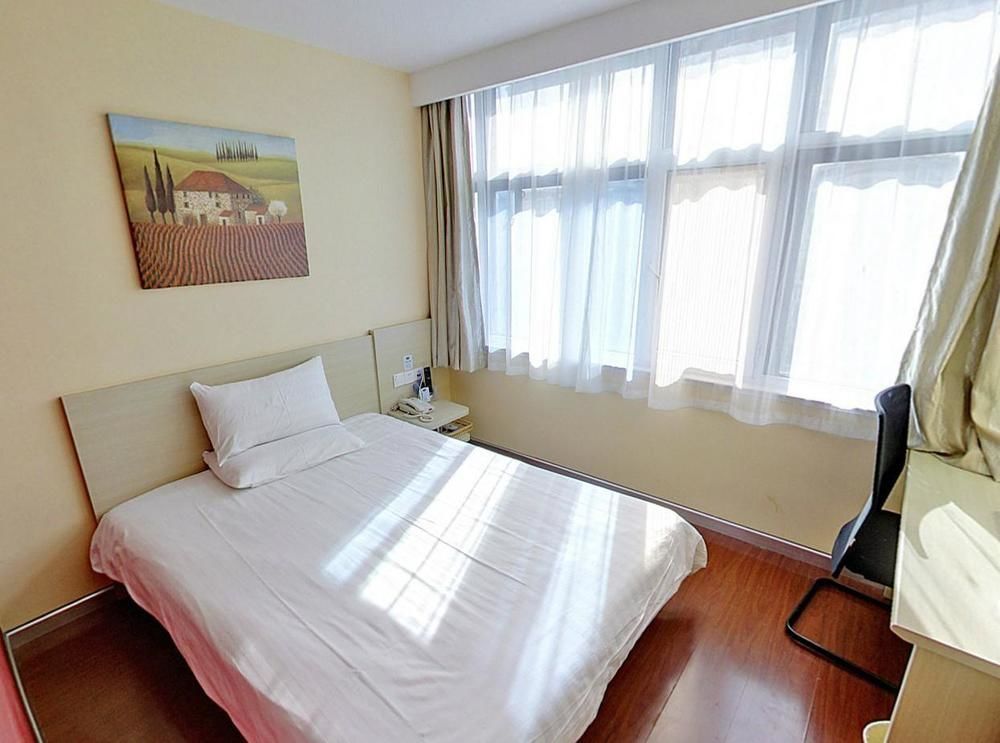 Hanting Express Shanghai Middle Sichuan Road Екстер'єр фото